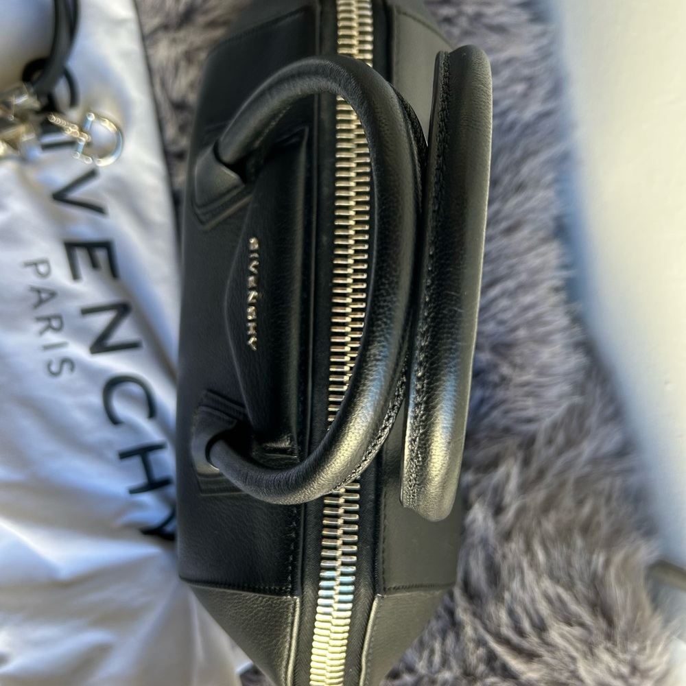 Givenchy ANTIGONA SMALL Black Satchel Bag - Picture 7 of 10